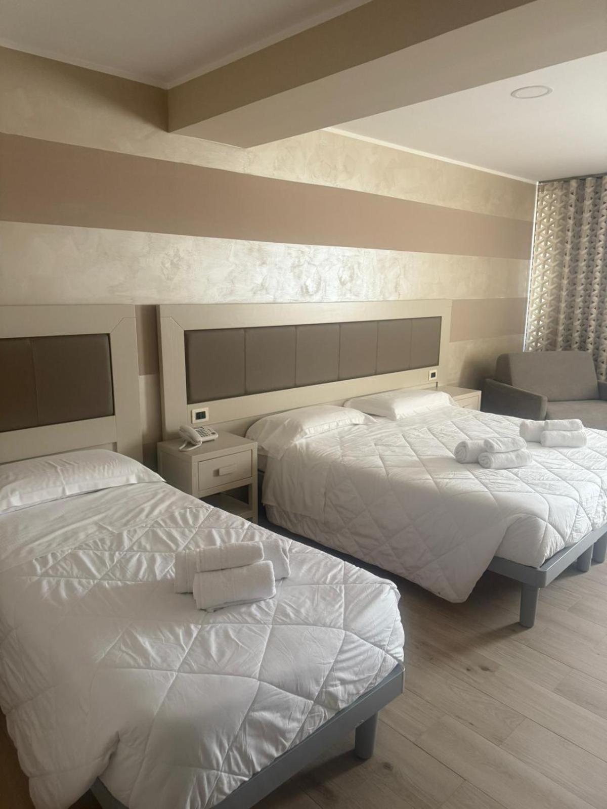 Hotel Palace Gioia Tauro Esterno foto