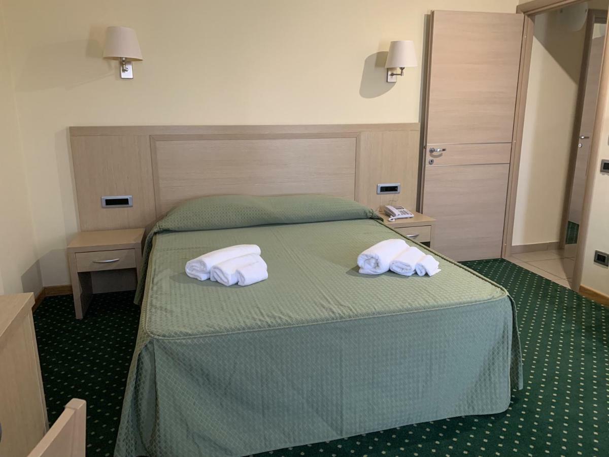 Hotel Palace Gioia Tauro Esterno foto