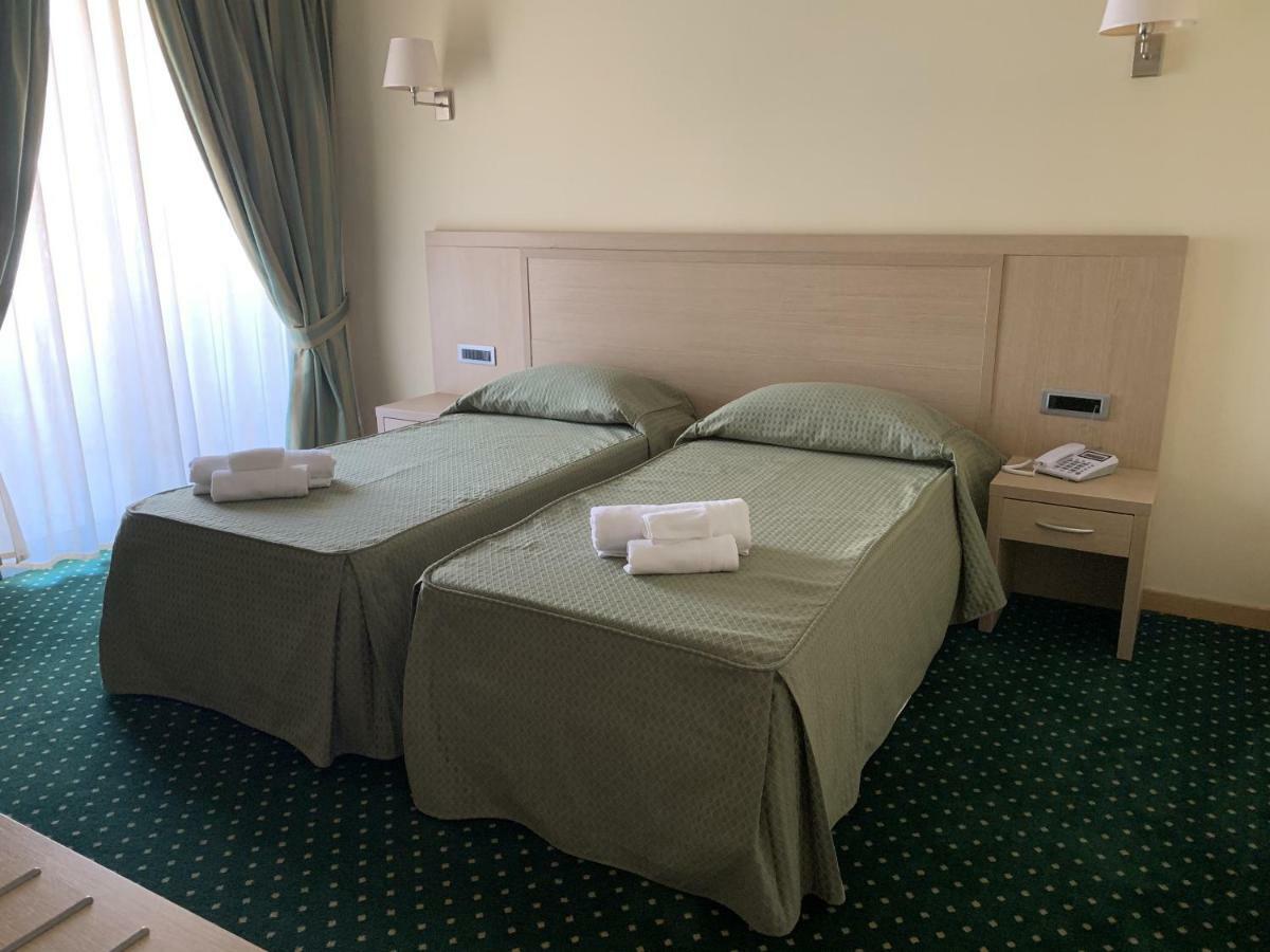 Hotel Palace Gioia Tauro Esterno foto