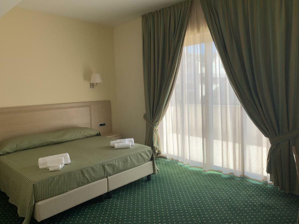 Hotel Palace Gioia Tauro Esterno foto
