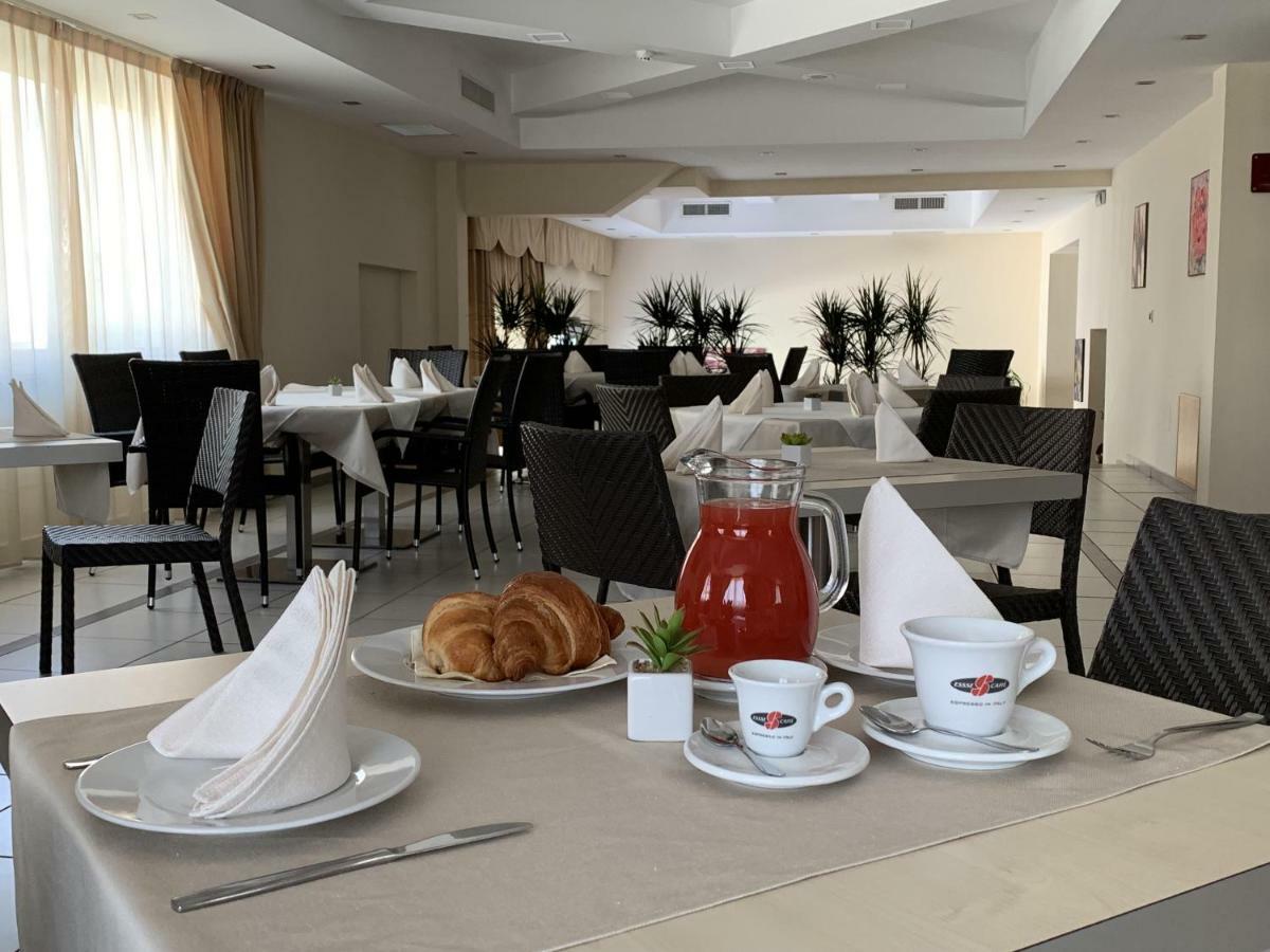 Hotel Palace Gioia Tauro Esterno foto