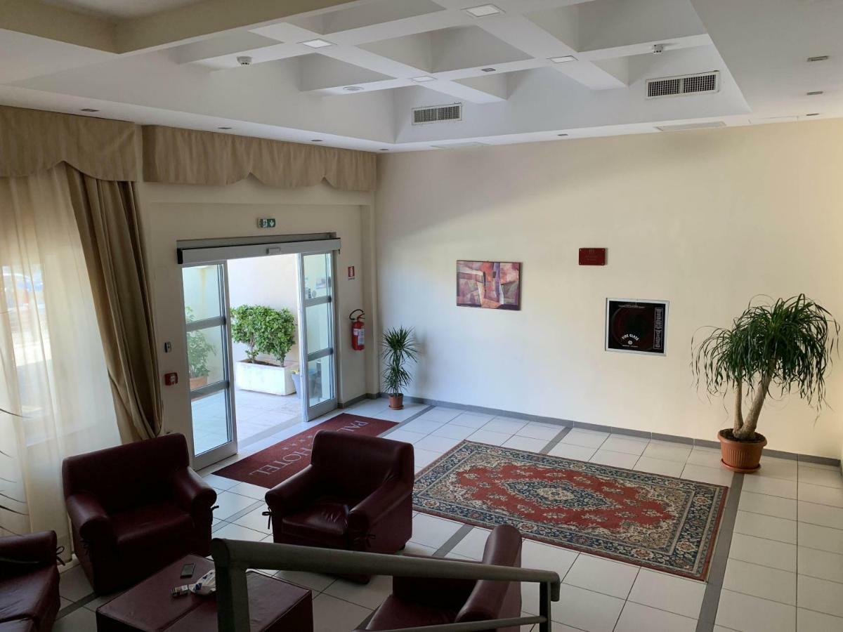 Hotel Palace Gioia Tauro Esterno foto